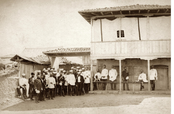 Государь Император Александр II, великий Князь Николай Николаевич и Кароль I, князь Румынии в Горном Студне. Перед штурмом Плевны, 11 декабря 1877 г.