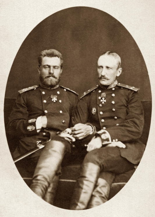 Лейтенанты Шестаков и Дубасов, подорвавшие монитор «Сельфи» в Мачинском рукаве реки Дунай. Первые кавалеры Георгиевского креста в русско-турецкой войне